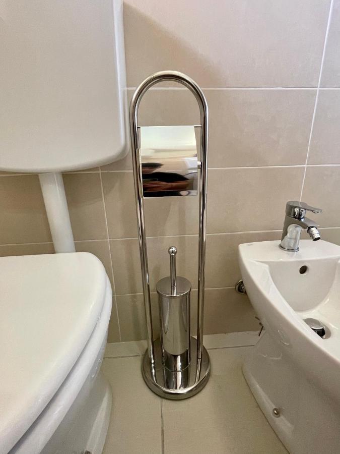 Bnb Il Bicciolano 2 - Bilocale Fronte Ospedale Vercelli Exterior foto